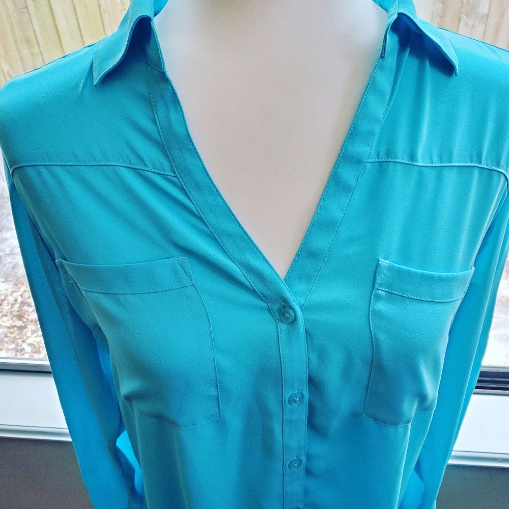 Express adjustable sleeve button down - Medium - Picture 2 of 4